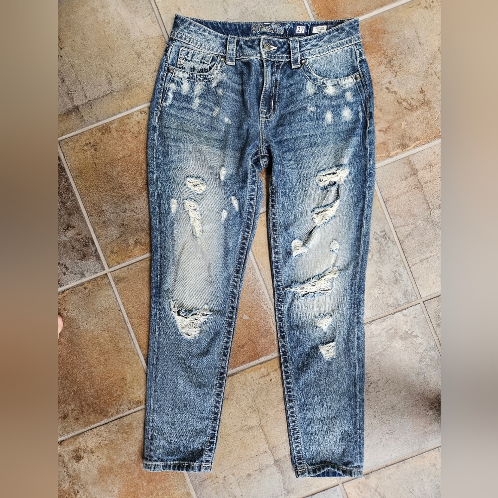 Miss Me Boyfriend/Ankle Distressed Jean Size 27